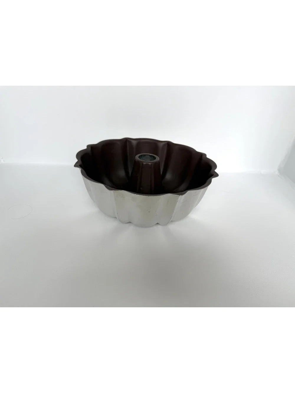 Vintage Bundt Cake Pan with Non-Stick Interior